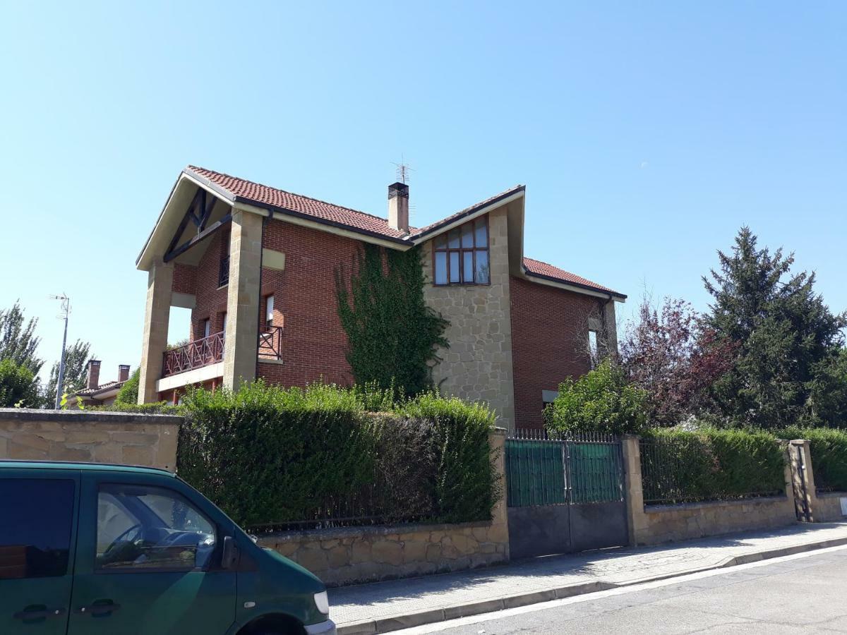 Preciosa Casa Independiente Con Piscina Cubierta Y Gran Jardin Privados Haro Zewnętrze zdjęcie