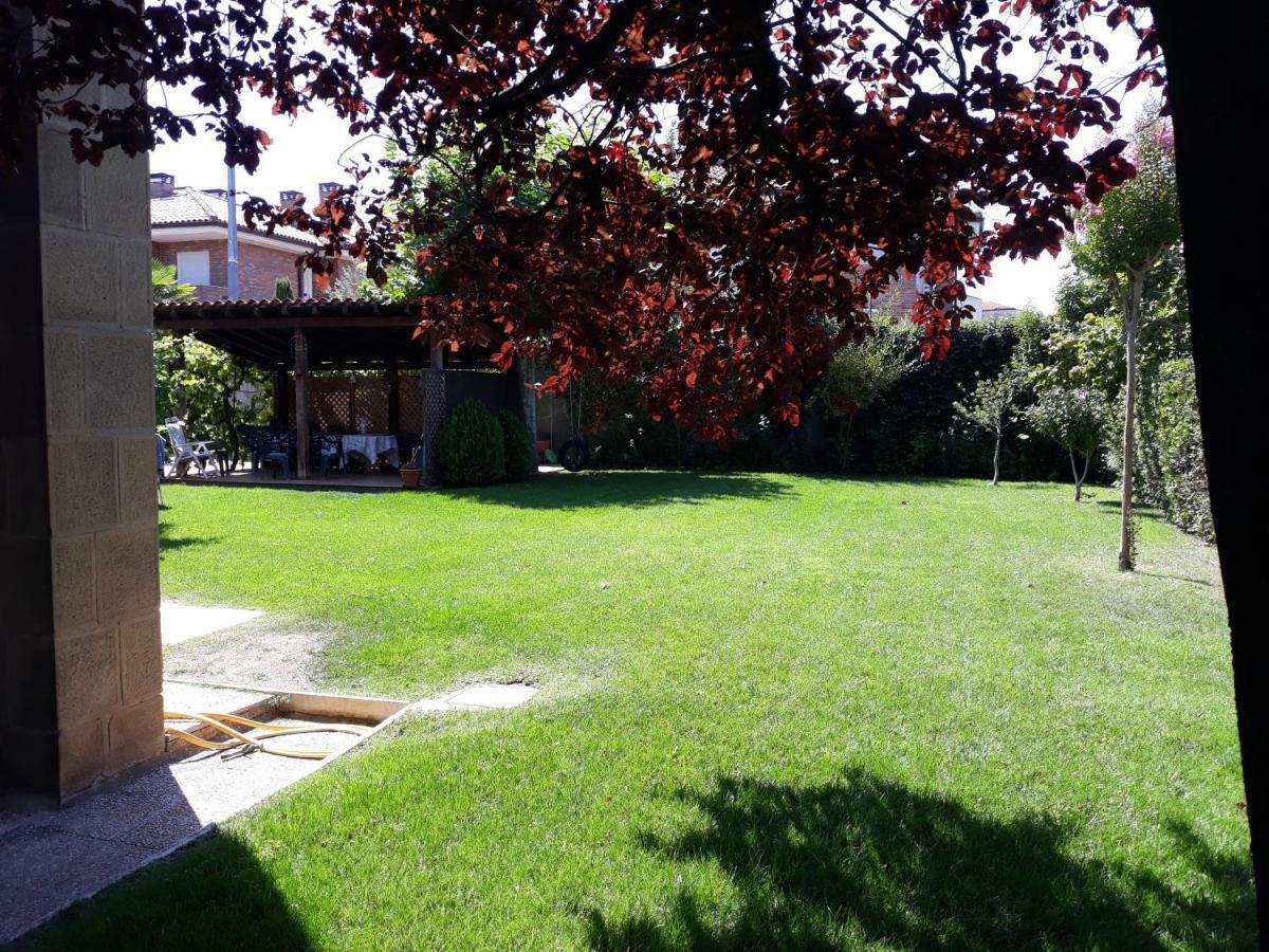 Preciosa Casa Independiente Con Piscina Cubierta Y Gran Jardin Privados Haro Zewnętrze zdjęcie