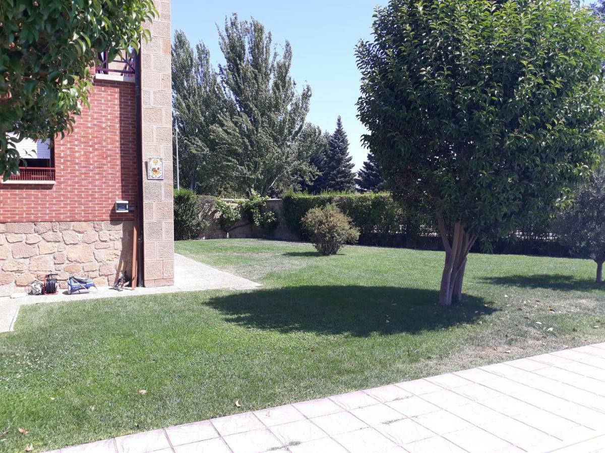Preciosa Casa Independiente Con Piscina Cubierta Y Gran Jardin Privados Haro Zewnętrze zdjęcie